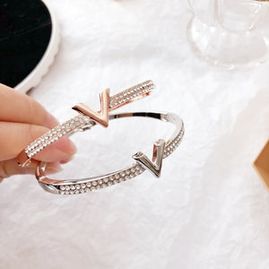 Women's Luxury V Bracelet Bracelets Stacyleefashion
